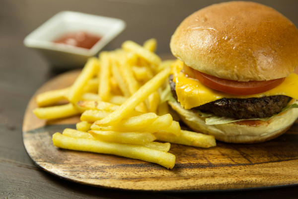 When a fast-food restaurant wanted to consolidate and streamline its warehouse operations, it turned to a combination of technologies and customer support to make it a reality.